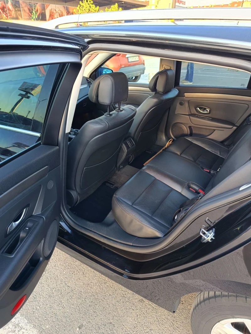 Renault Laguna Grandtour III - 2.0 dci 150 К.с., снимка 10 - Автомобили и джипове - 52487520