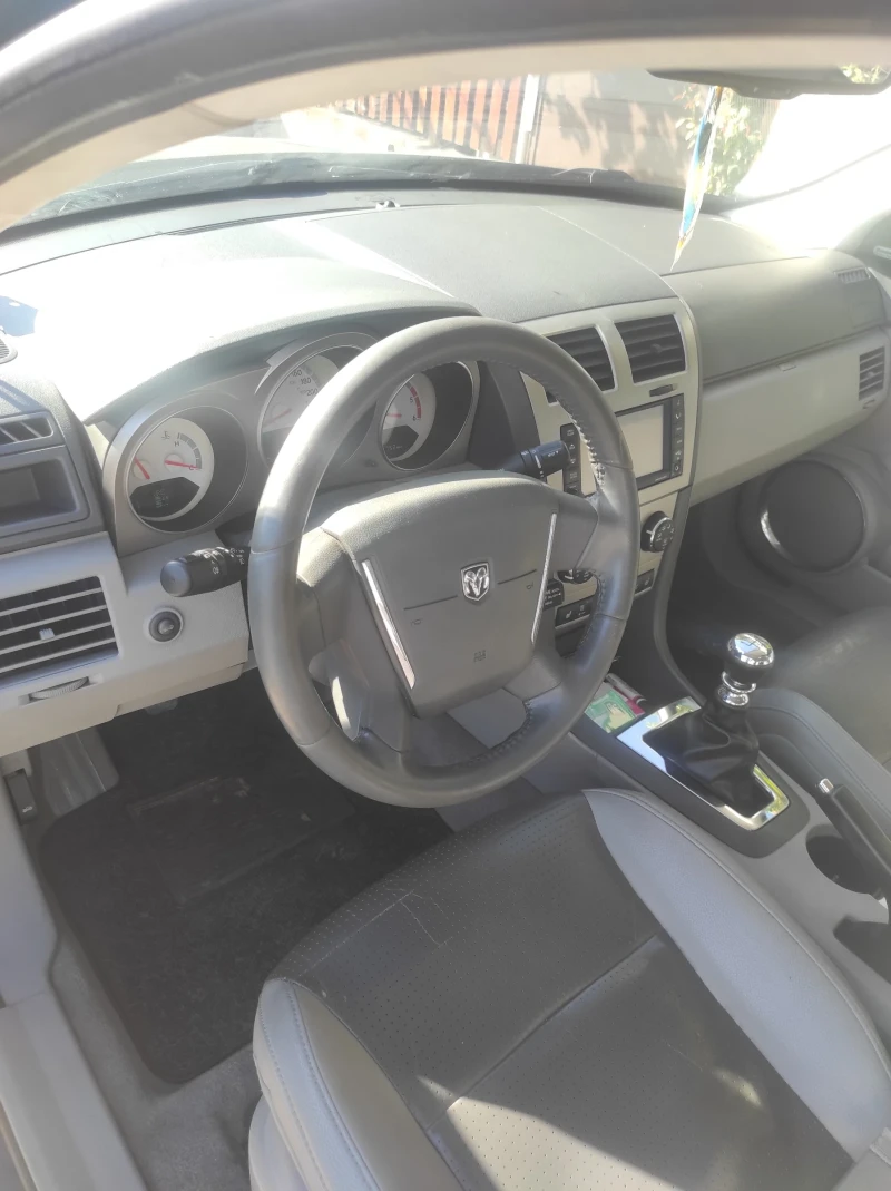 Dodge Avenger SXT, снимка 8 - Автомобили и джипове - 52269698