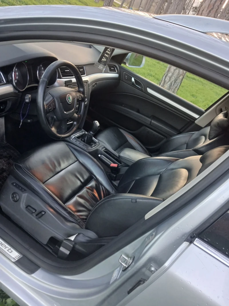 Skoda Superb, снимка 15 - Автомобили и джипове - 52857740
