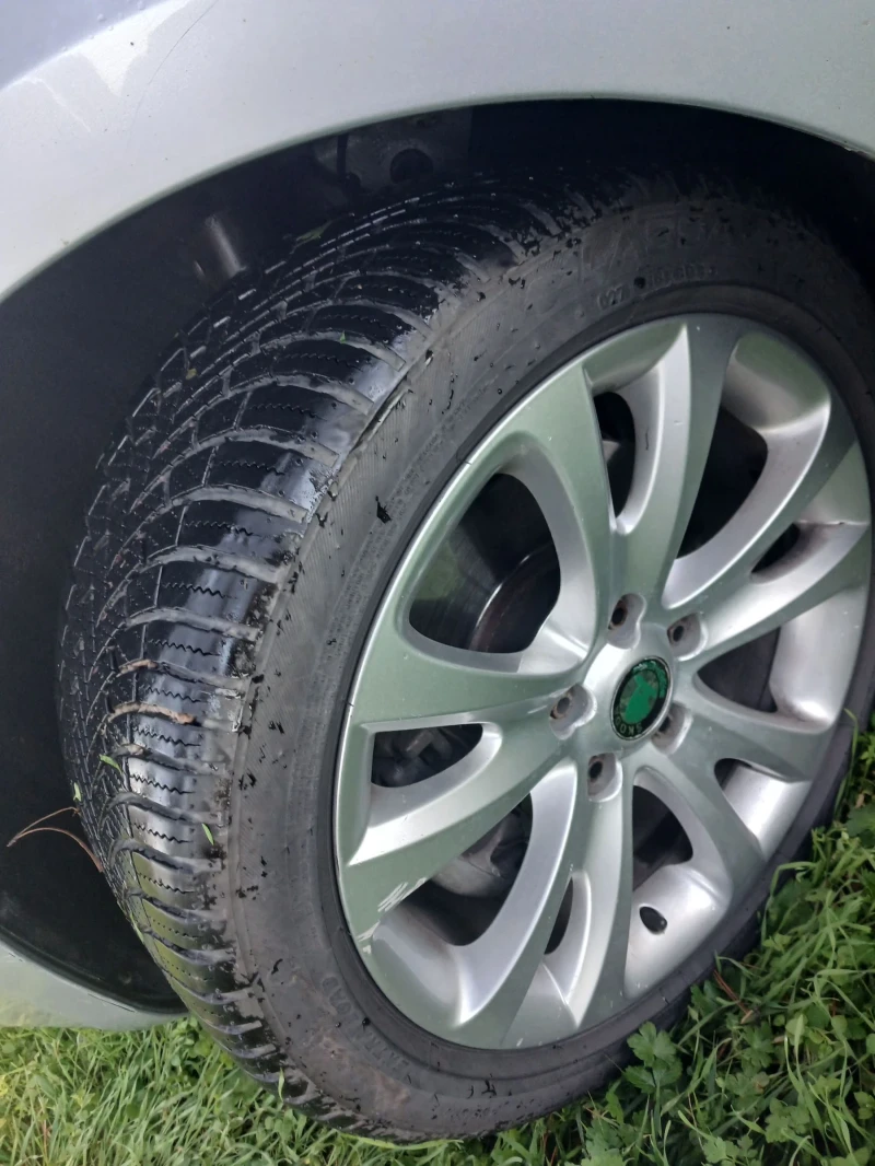 Skoda Superb, снимка 5 - Автомобили и джипове - 52857740