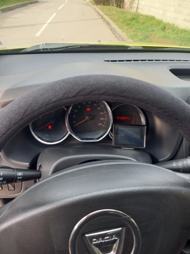 Dacia Logan, снимка 12 - Автомобили и джипове - 53024521