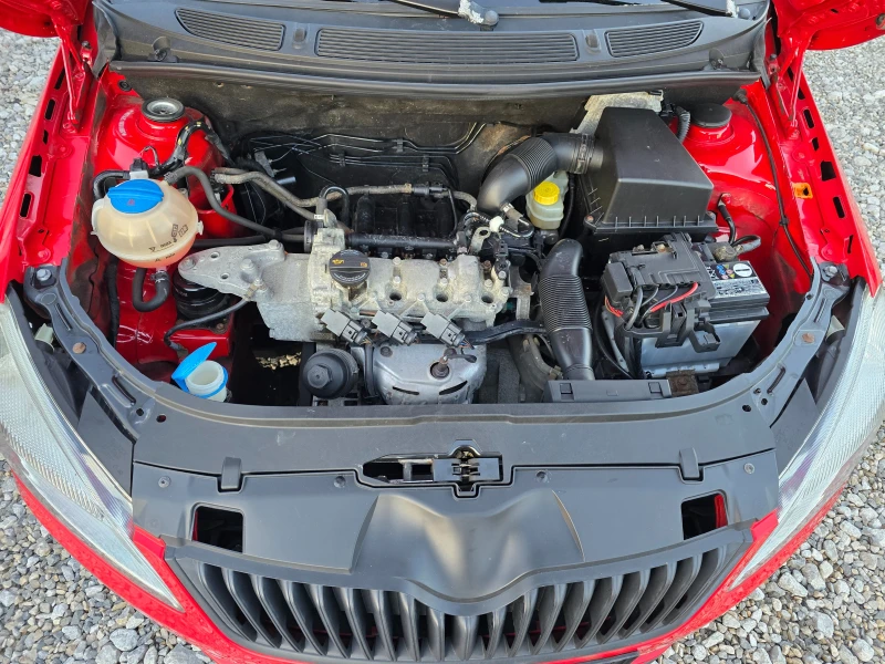 Skoda Fabia 1.2 БЕНЗИН РЕАЛНИ КИЛОМЕТРИ, снимка 15 - Автомобили и джипове - 53172123