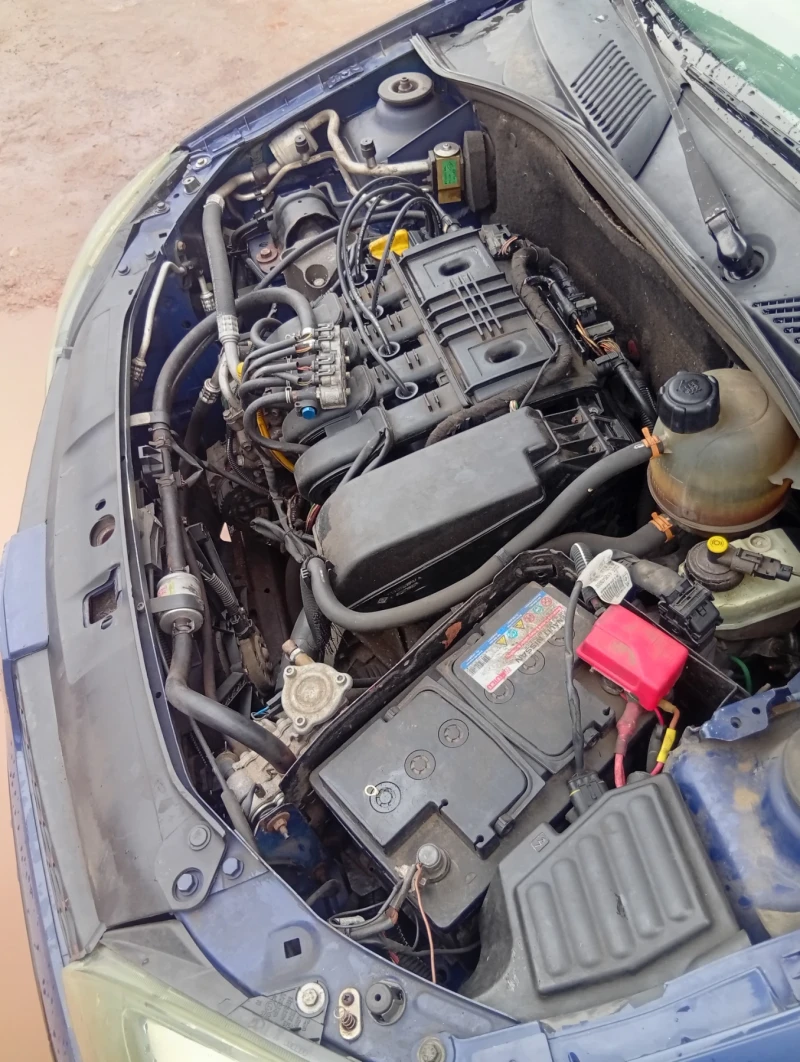 Renault Clio 1.2 16v, снимка 4 - Автомобили и джипове - 53251188