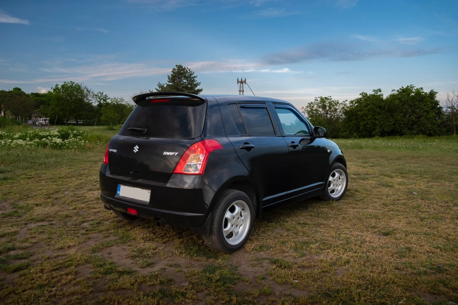 Suzuki Swift 1.3 - изображение 3