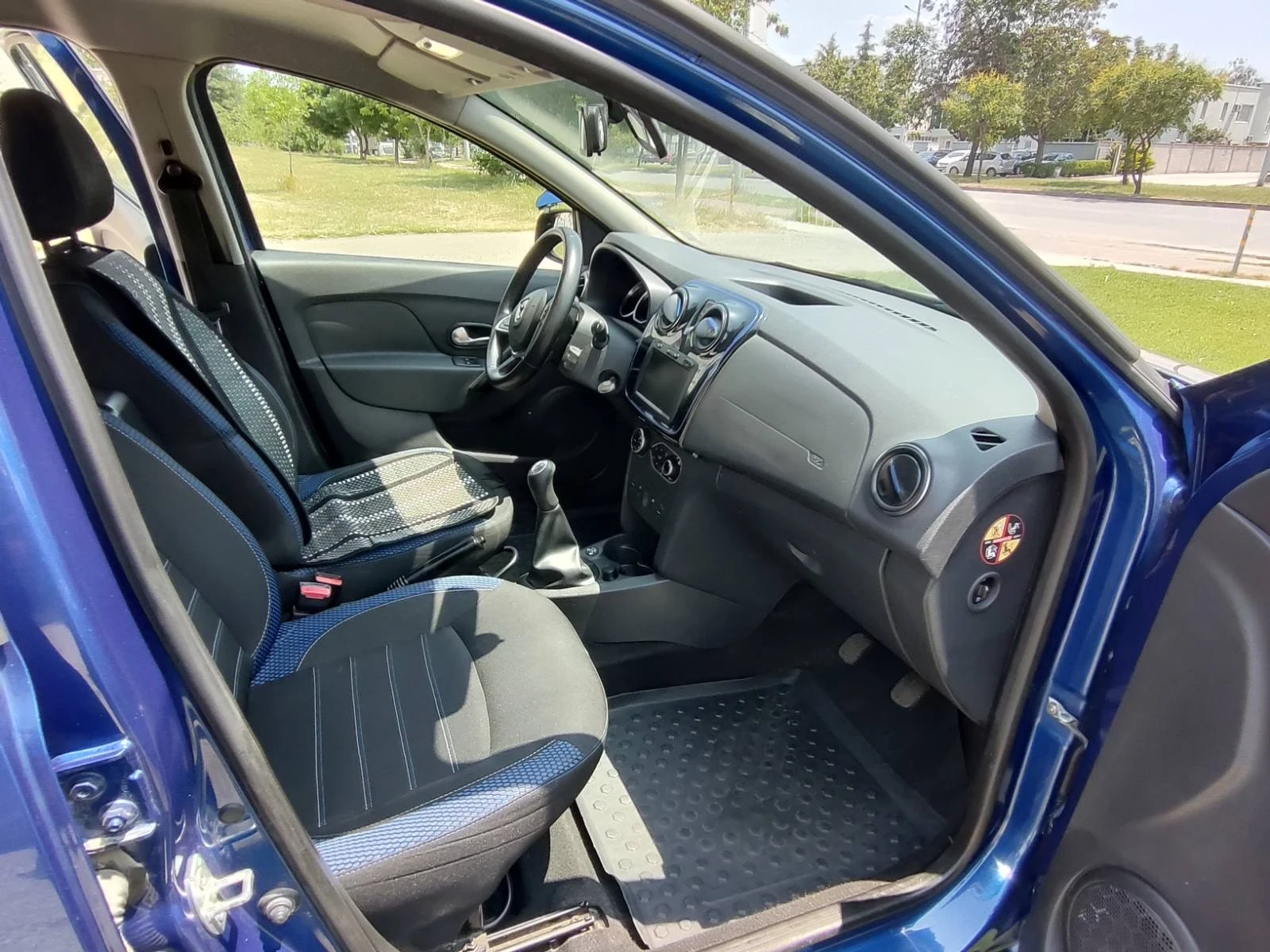 Dacia Sandero  - изображение 7