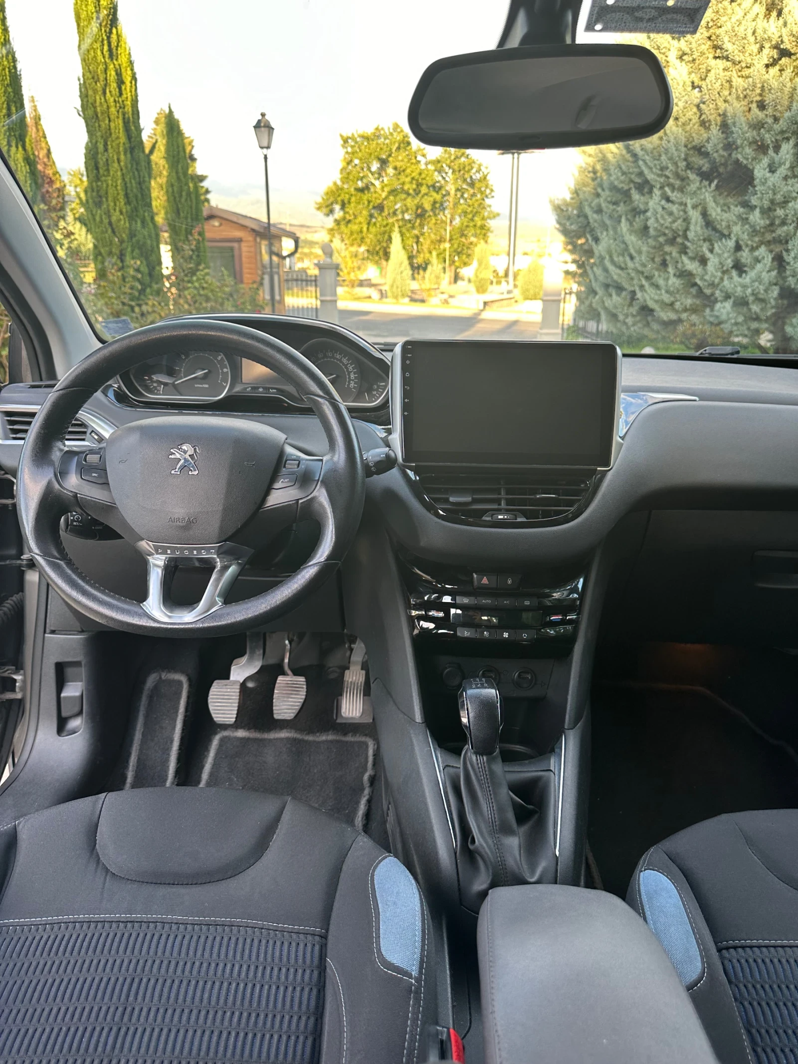 Peugeot 208  - изображение 6