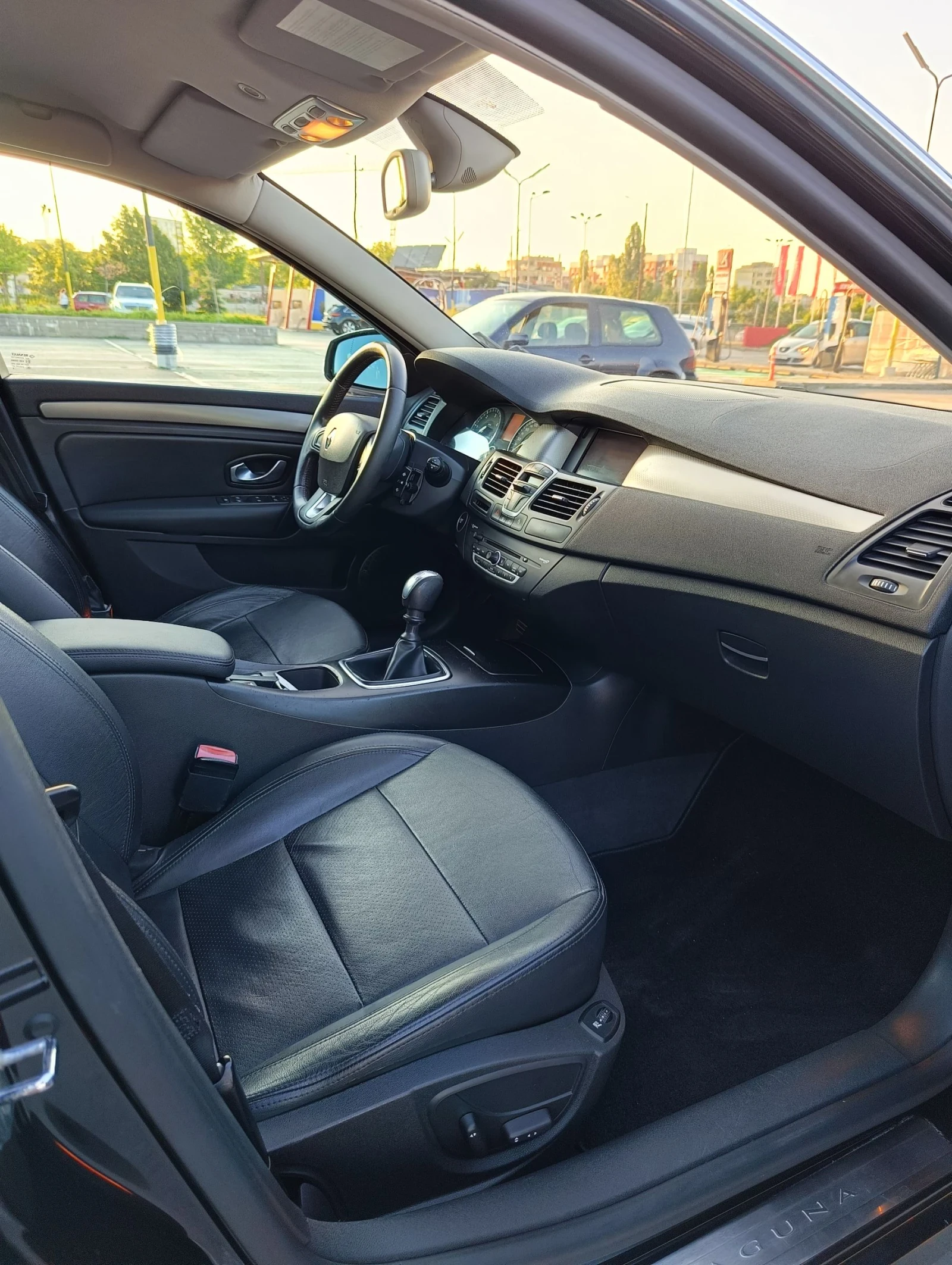 Renault Laguna Grandtour III - 2.0 dci 150 К.с. - изображение 8