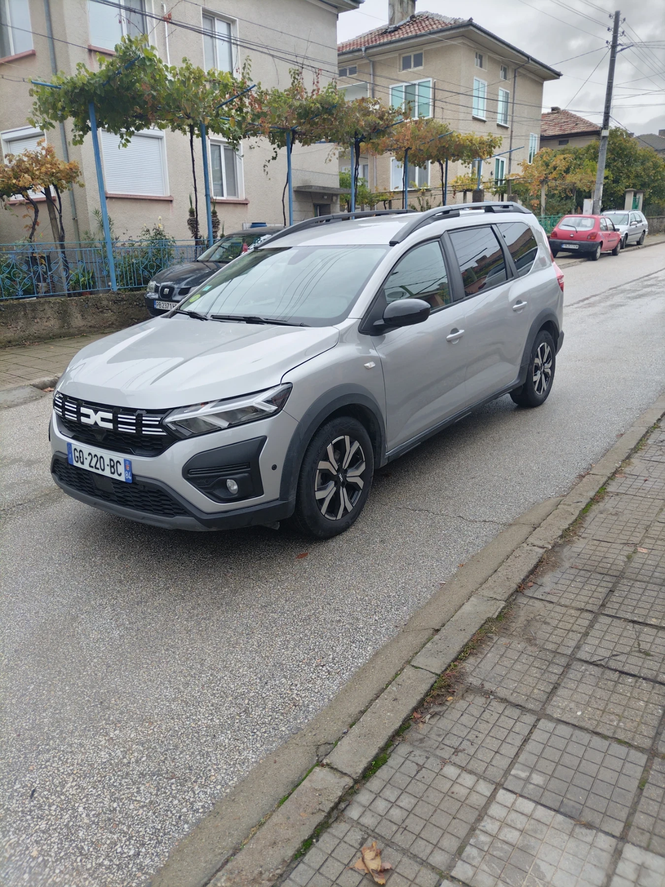 Dacia Jogger 1.0 LPG ШЕСТ СКОРОСТИ  - изображение 2