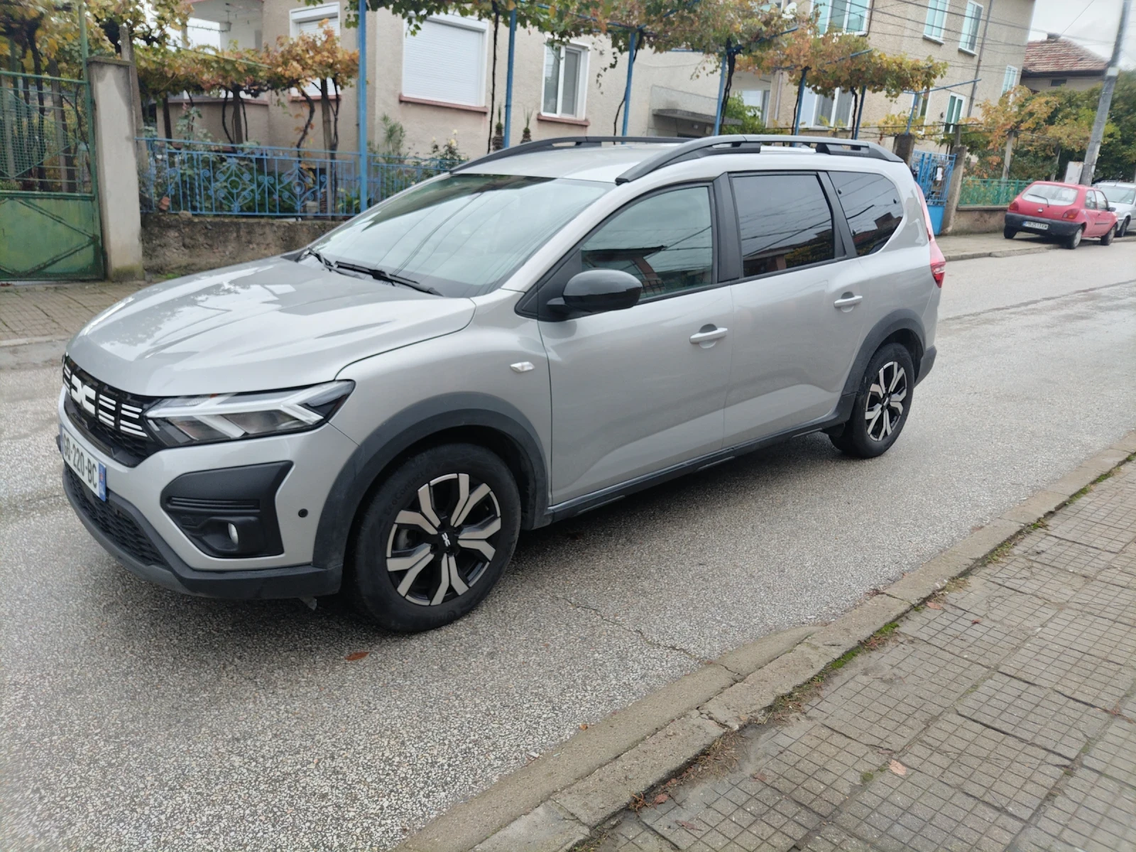 Dacia Jogger 1.0 LPG ШЕСТ СКОРОСТИ  - изображение 3