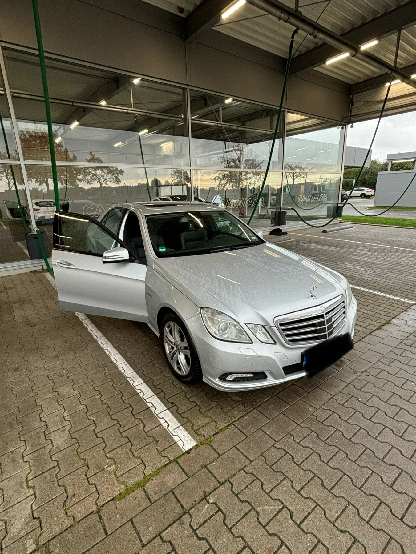 Mercedes-Benz E 350  - изображение 3