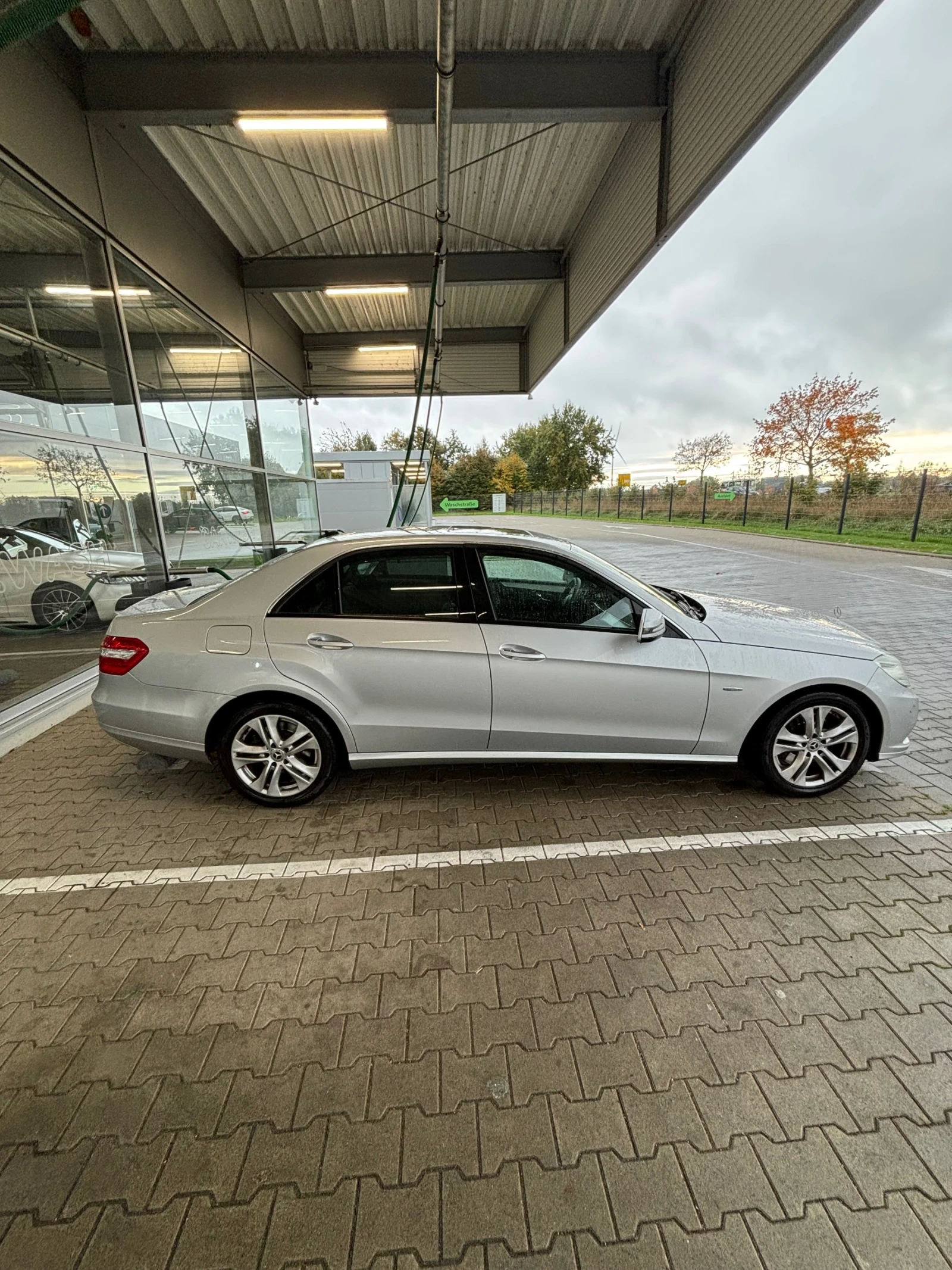 Mercedes-Benz E 350  - изображение 4