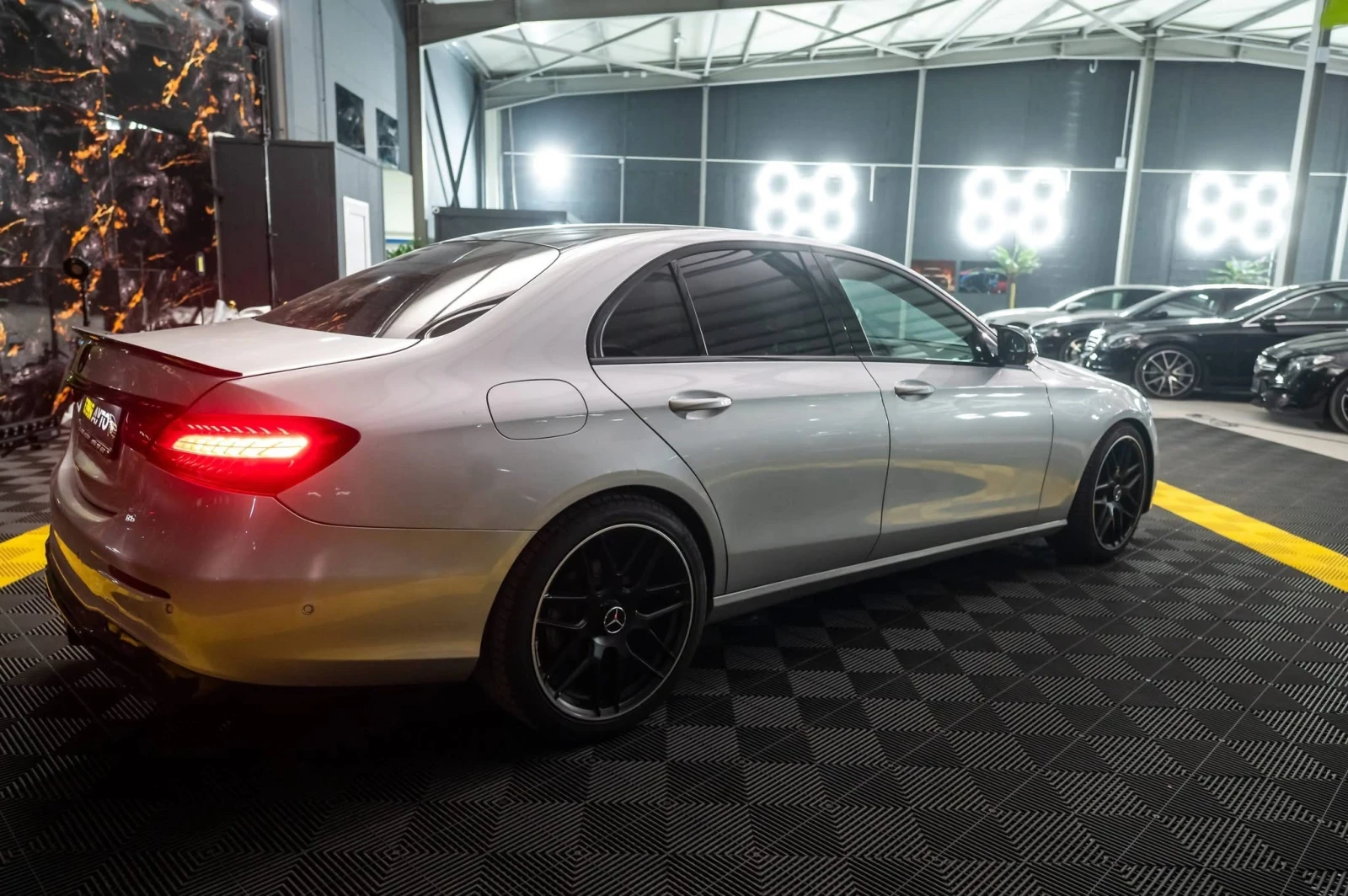 Mercedes-Benz E 220 D FULL AMG LINE FACELIFT BURMEISTER ЛИЗИНГ 100% - изображение 10