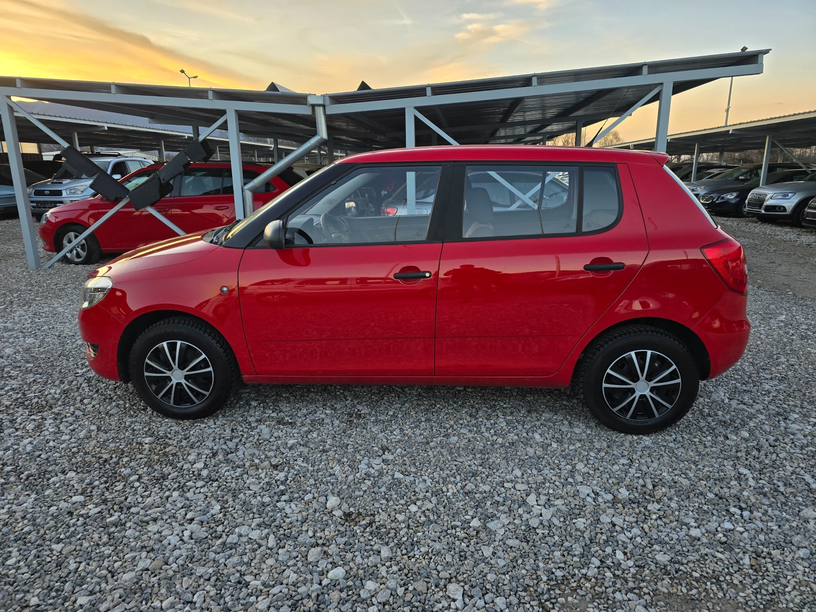 Skoda Fabia 1.2 БЕНЗИН РЕАЛНИ КИЛОМЕТРИ - изображение 4