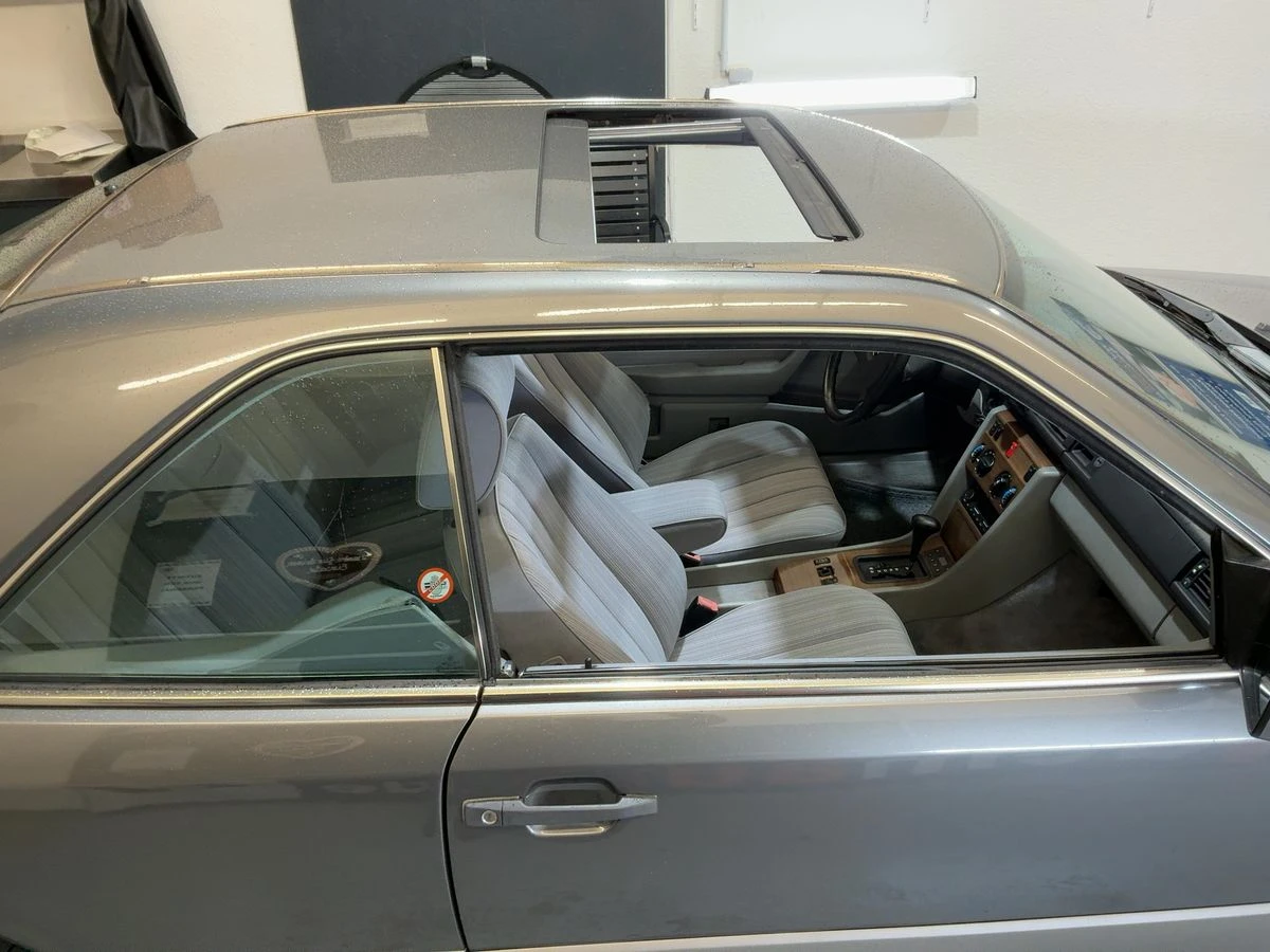 Mercedes-Benz E 230 CE 230 --- Отлично състояние, снимка 5 - Автомобили и джипове - 53847892