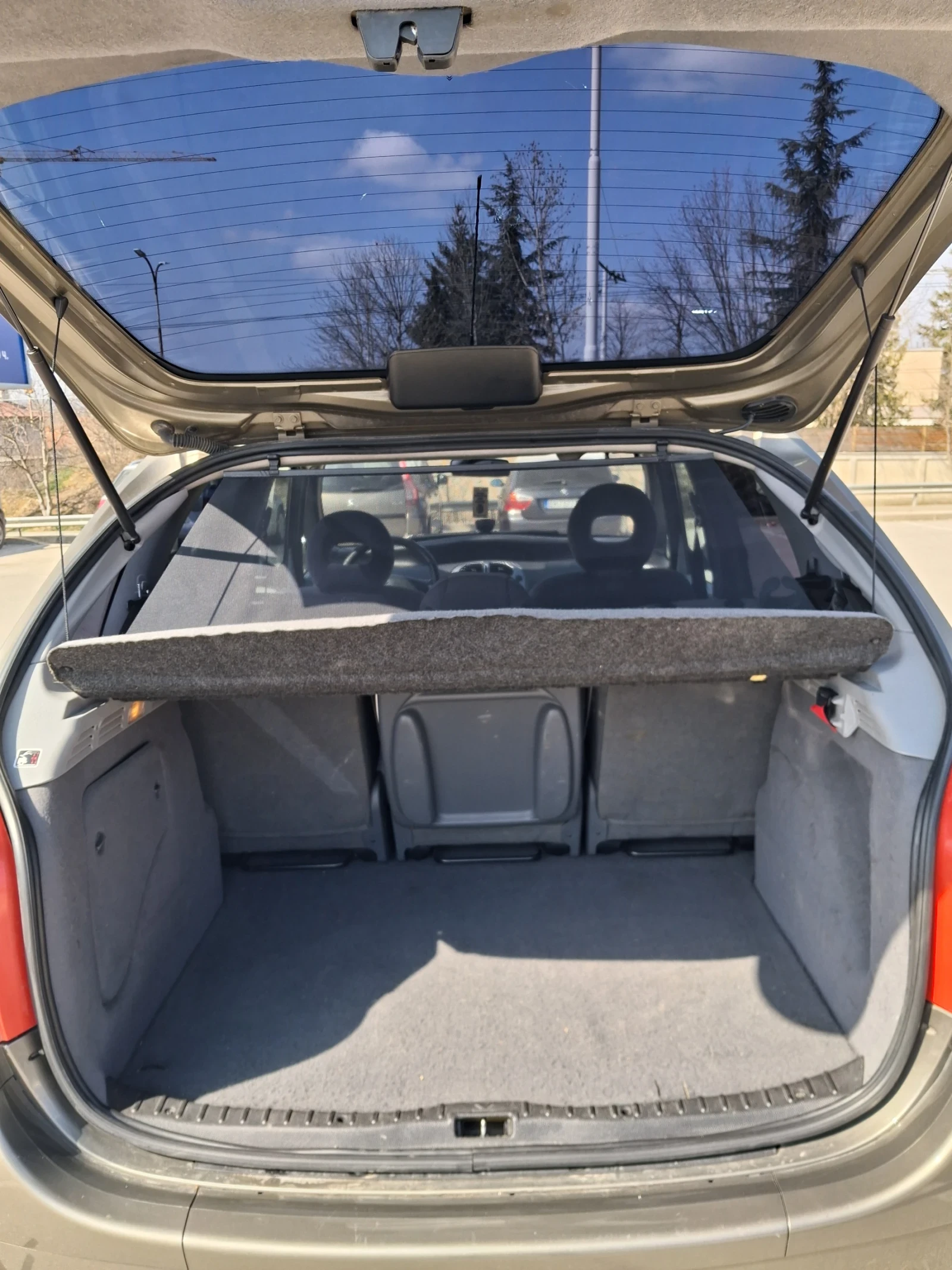 Citroen Xsara picasso 1.6 I, снимка 8 - Автомобили и джипове - 53866260