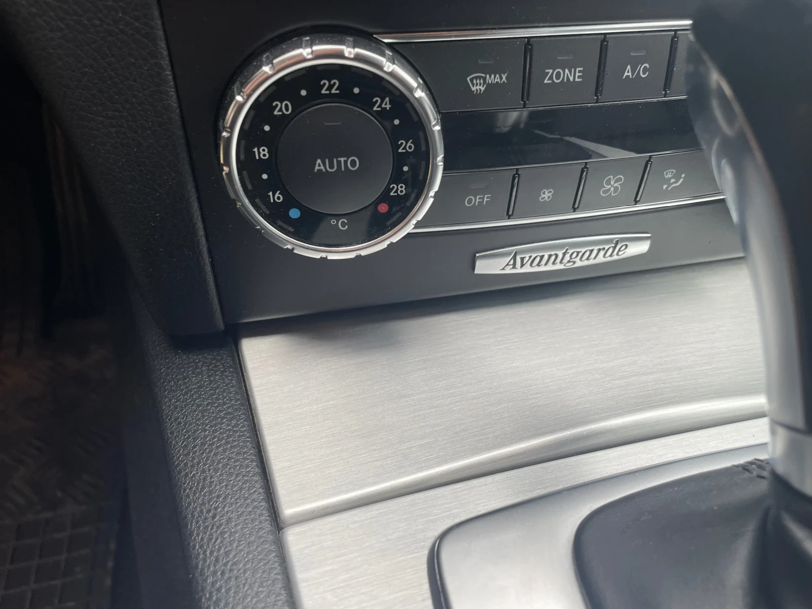 Mercedes-Benz C 180 1.8, снимка 13 - Автомобили и джипове - 54135473