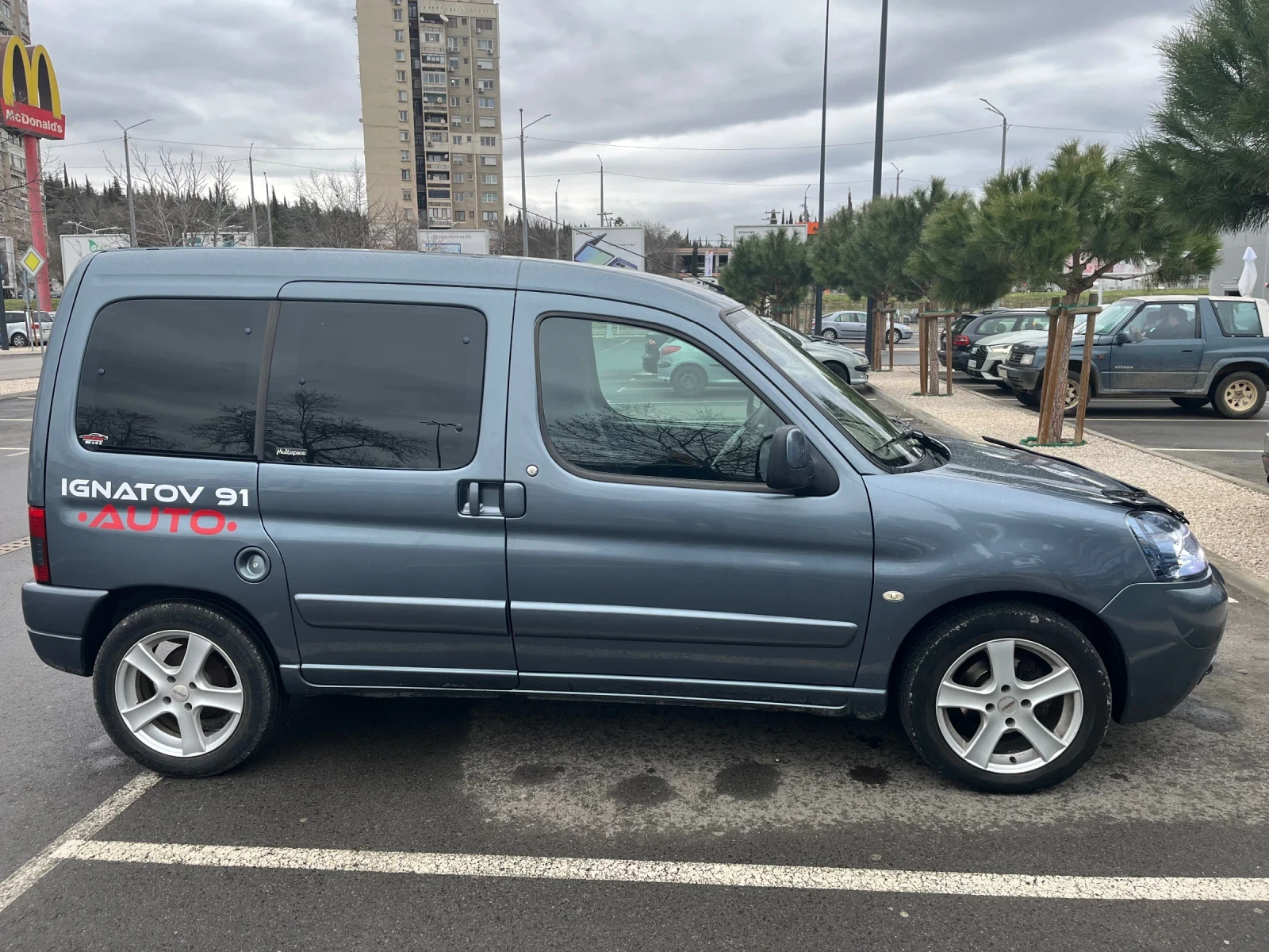 Citroen Berlingo 1.6HDI 90к.с., снимка 2 - Автомобили и джипове - 54492350