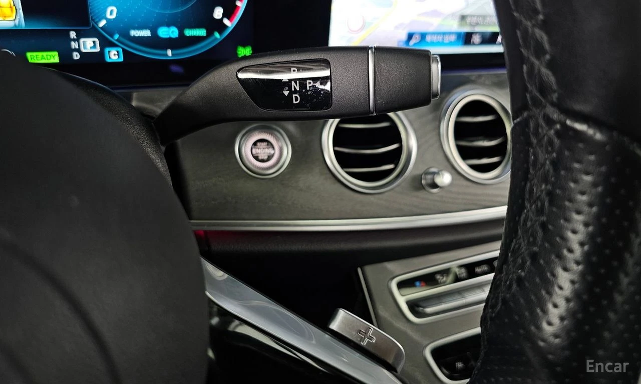 Mercedes-Benz E 350 4MATIC* DISTRONIC* 360CAMERA* HEAD-UP* SUNROOF* , снимка 11 - Автомобили и джипове - 54578177
