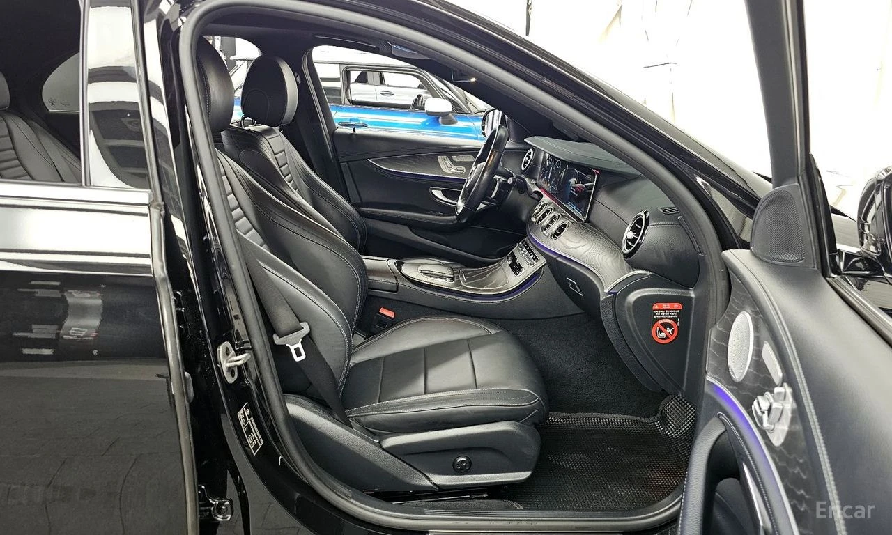Mercedes-Benz E 350 4MATIC* DISTRONIC* 360CAMERA* HEAD-UP* SUNROOF* , снимка 15 - Автомобили и джипове - 54578177