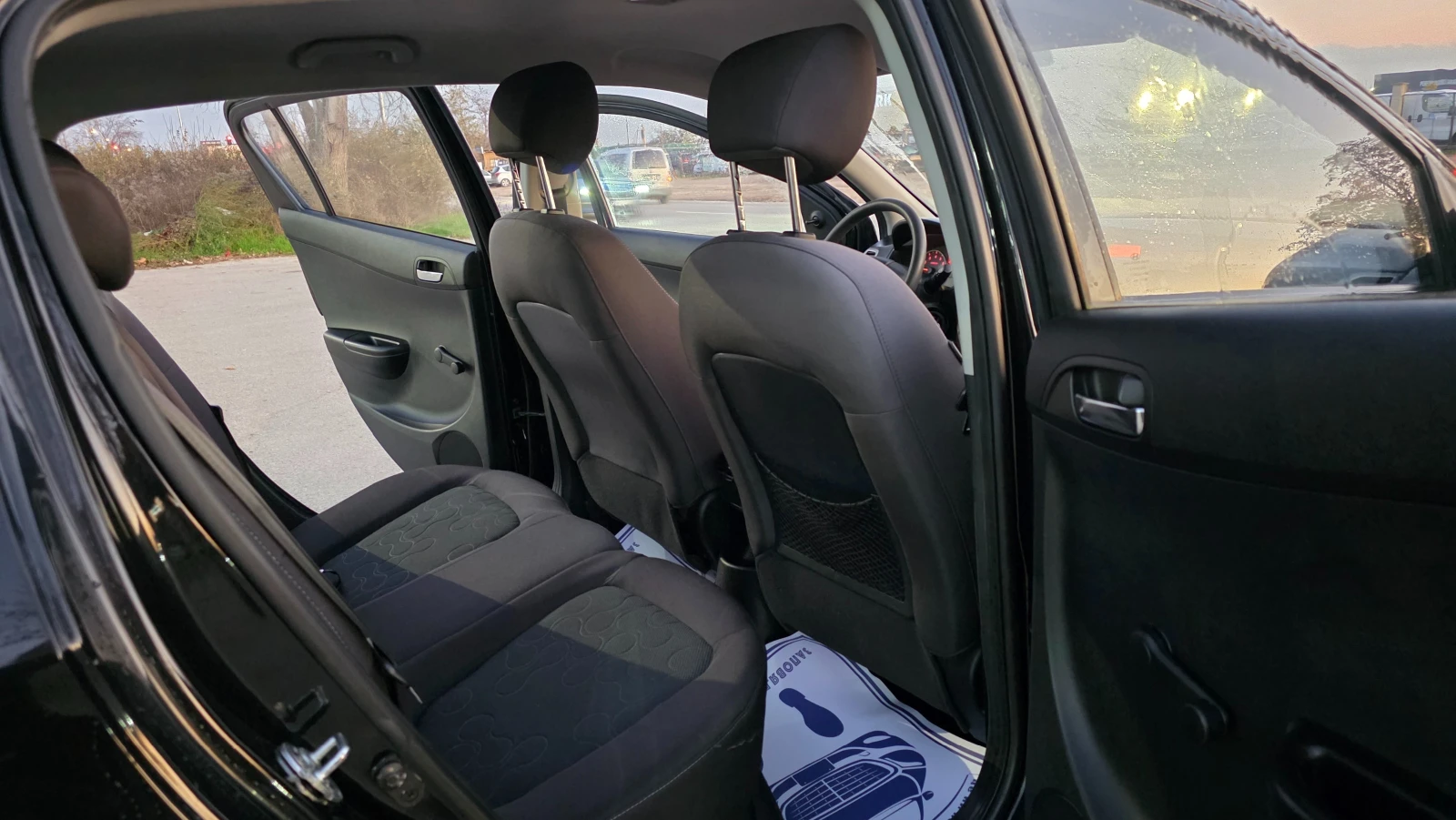 Hyundai I20 1.3i/80hp-АГУ, снимка 10 - Автомобили и джипове - 54623453