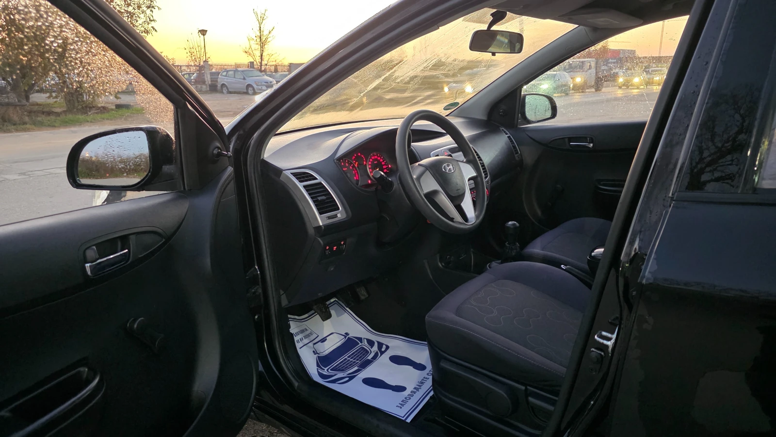 Hyundai I20 1.3i/80hp-АГУ, снимка 7 - Автомобили и джипове - 54623453