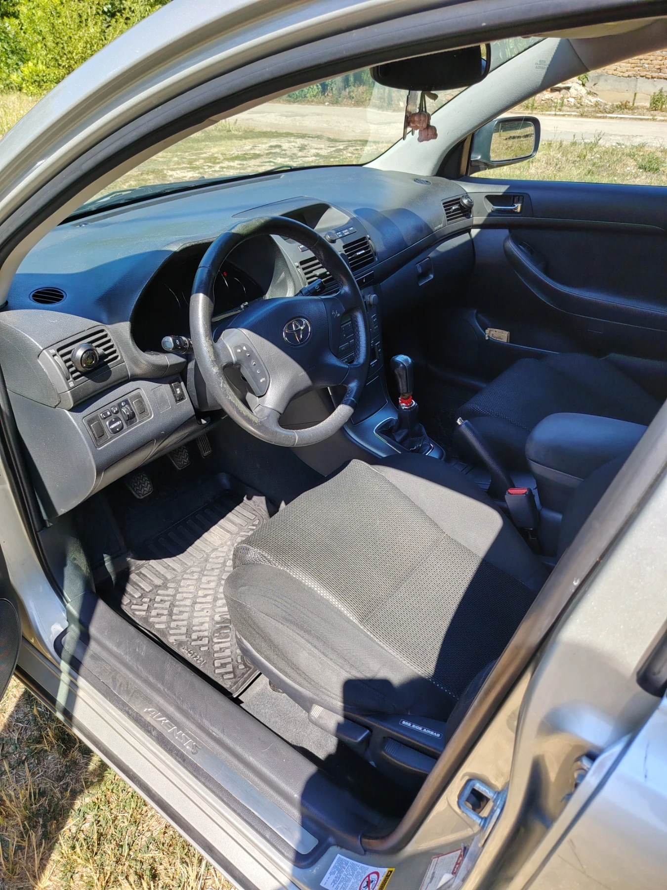 Toyota Avensis 1.8 VVT-i, снимка 6 - Автомобили и джипове - 55420782