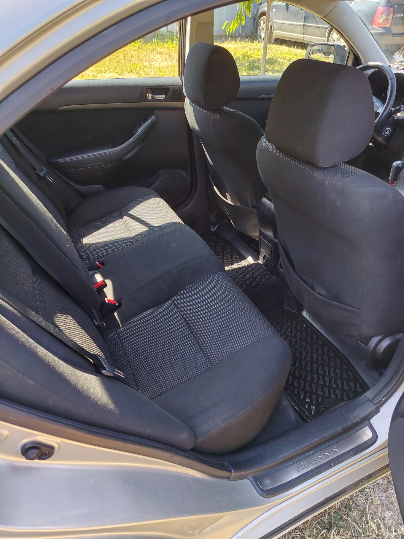 Toyota Avensis 1.8 VVT-i, снимка 8 - Автомобили и джипове - 55420782