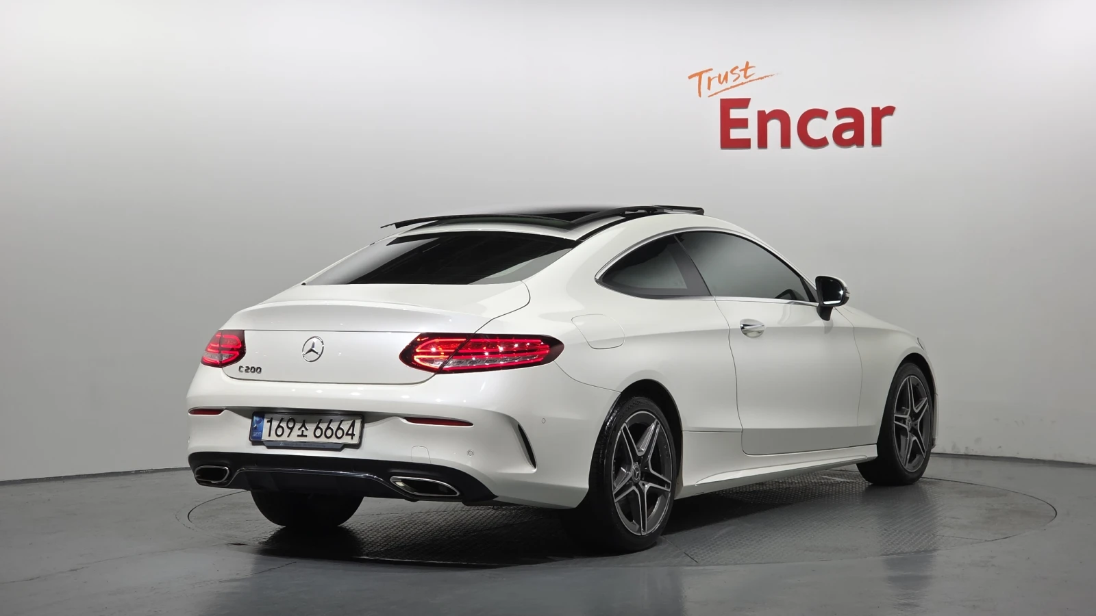 Mercedes-Benz C 200 BLIND SPOT* HUD* ЕЛ. БАГАЖНИК* ЛЮК* КРАЙНА ЦЕНА, снимка 2 - Автомобили и джипове - 55756189