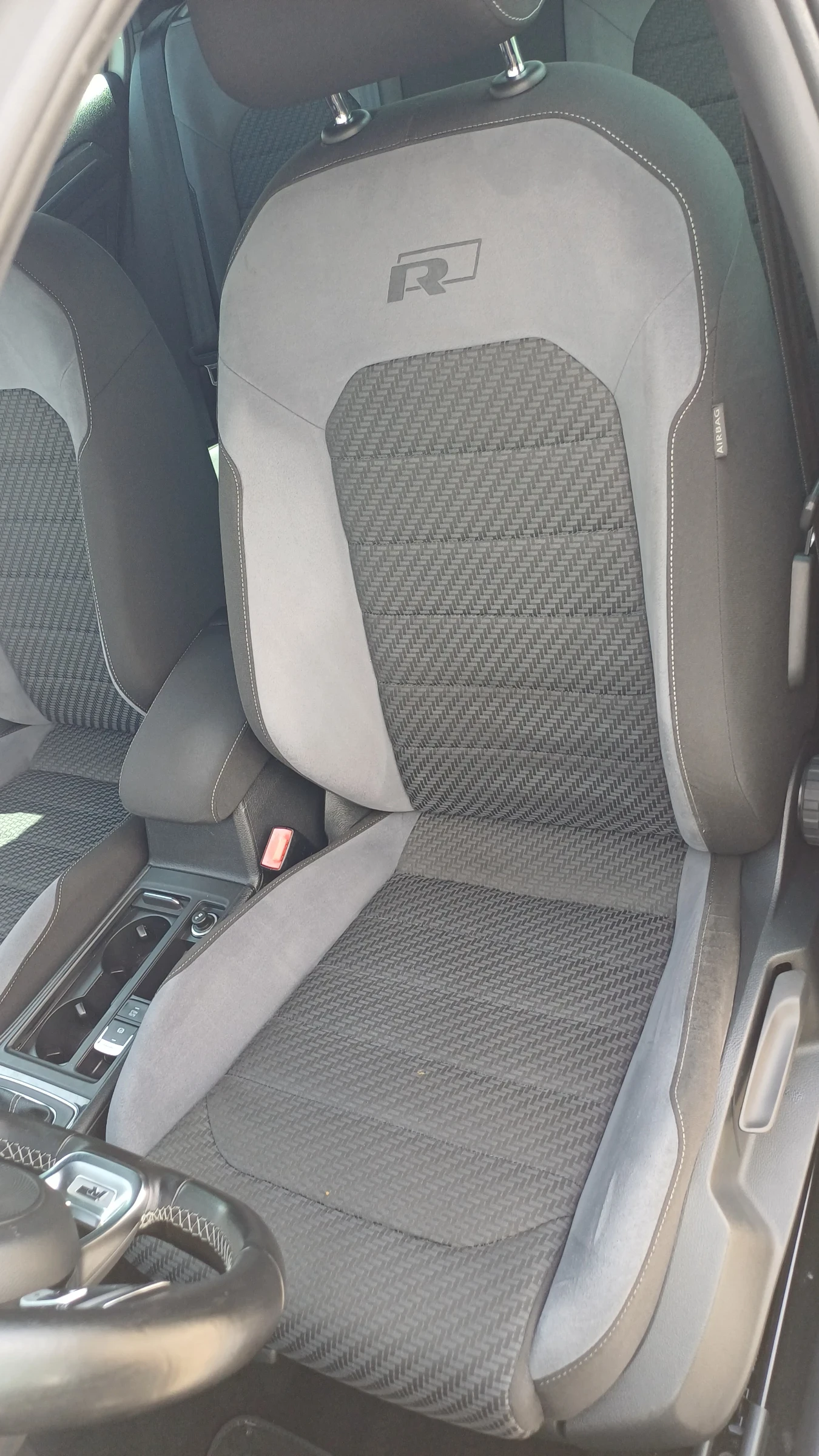 VW Golf R-LINE, снимка 13 - Автомобили и джипове - 55802711