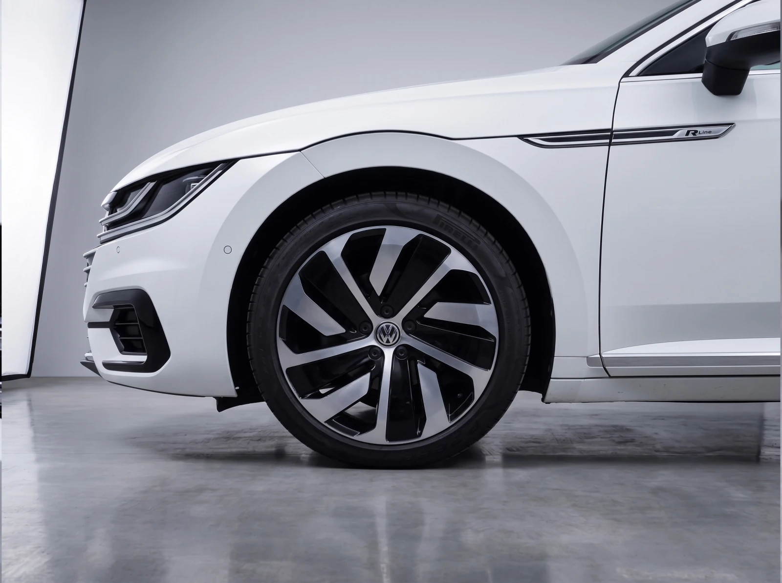 VW Arteon TSI R-Line, снимка 7 - Автомобили и джипове - 55840022