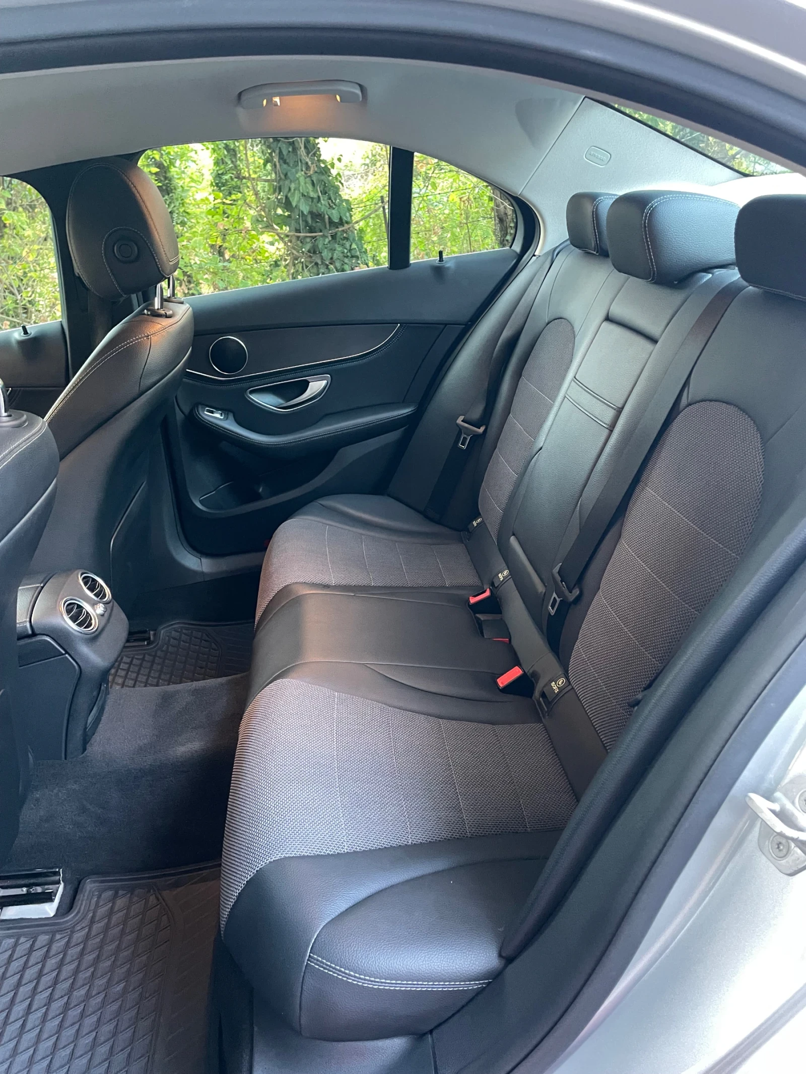 Mercedes-Benz C 220, снимка 7 - Автомобили и джипове - 56062808