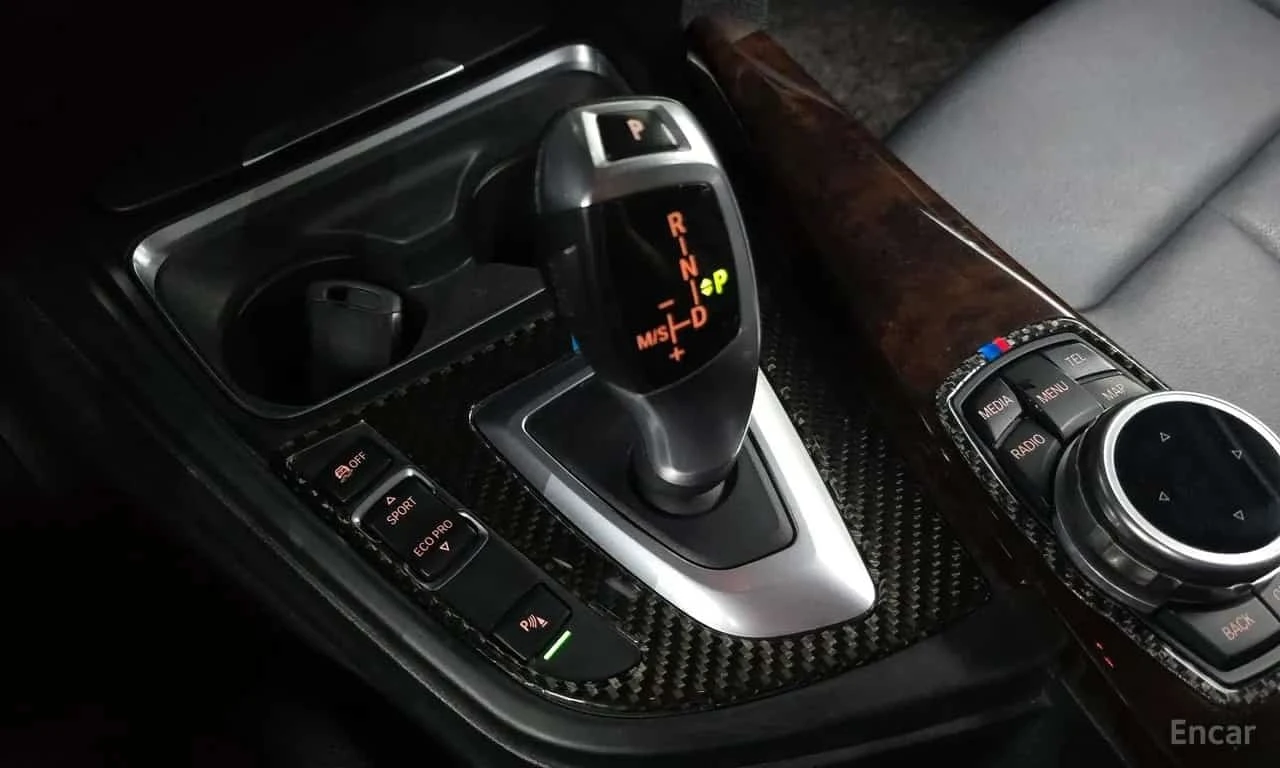 BMW 320 * 320d Sport * ЦЕНА ДО БГ, снимка 9 - Автомобили и джипове - 56626044