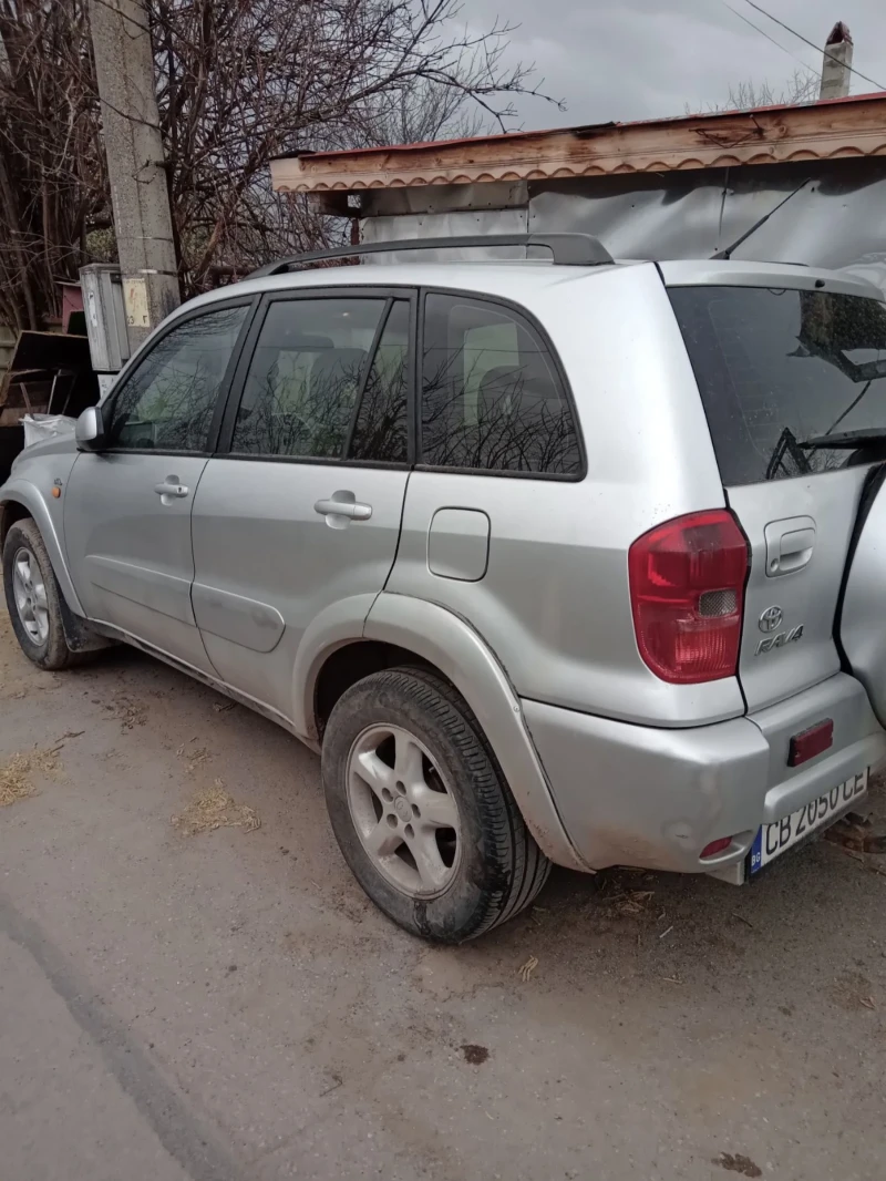 Toyota Rav4 2, 0 D, снимка 4 - Автомобили и джипове - 49547494