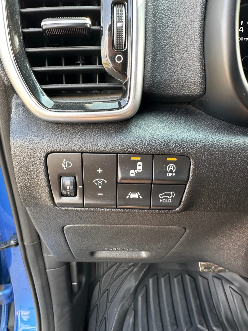Kia Sportage, снимка 16 - Автомобили и джипове - 51133036