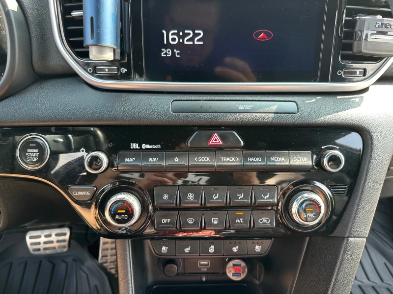 Kia Sportage, снимка 12 - Автомобили и джипове - 51133036