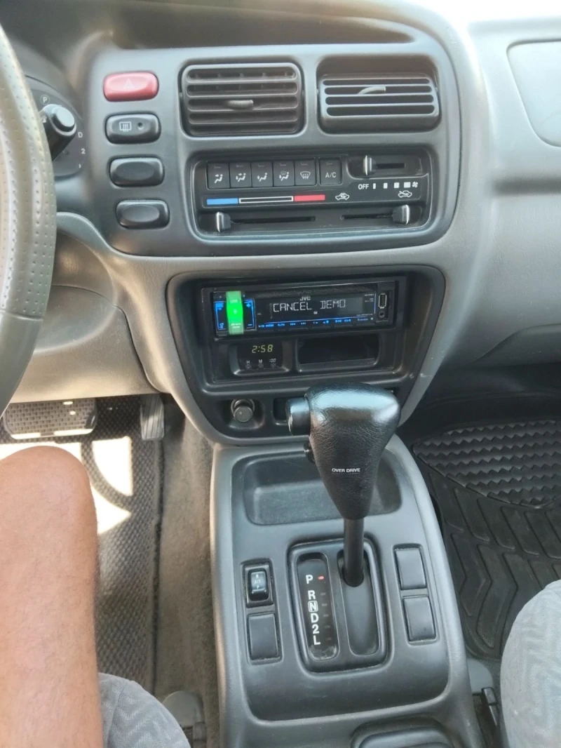 Suzuki Grand vitara 2.5, снимка 7 - Автомобили и джипове - 52036862