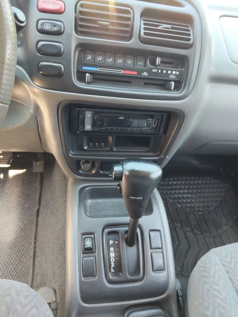 Suzuki Grand vitara 2.5, снимка 9 - Автомобили и джипове - 52036862