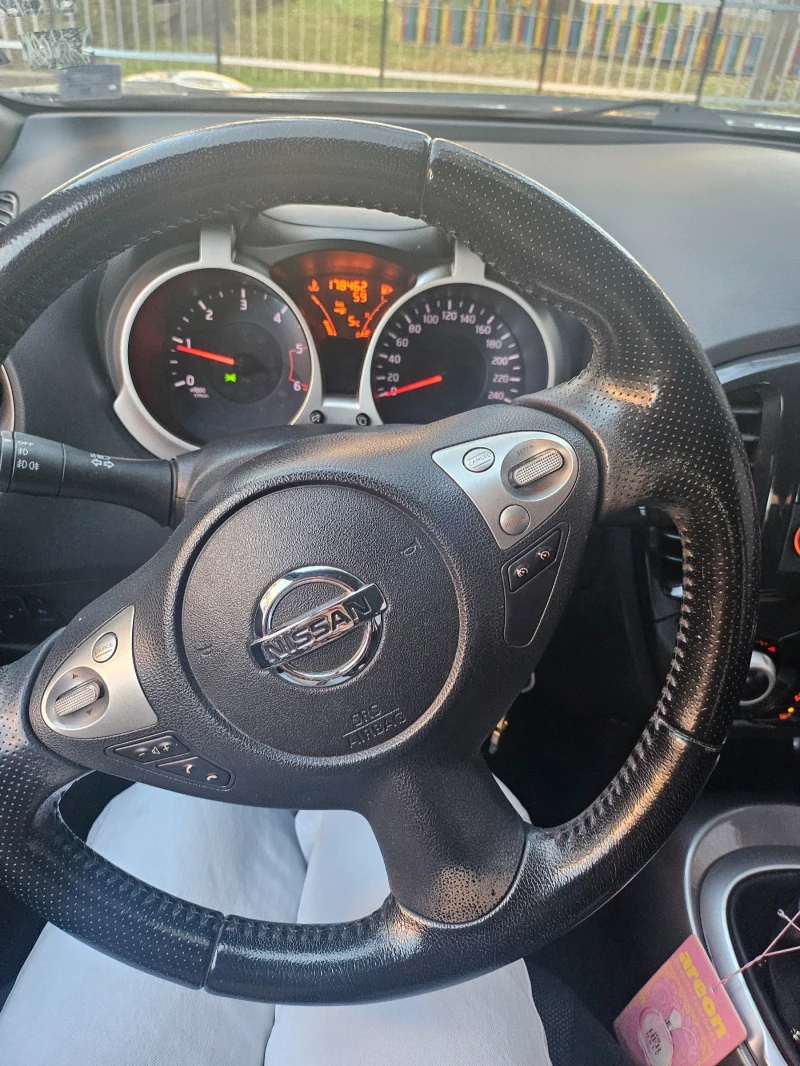 Nissan Juke, снимка 5 - Автомобили и джипове - 52519360