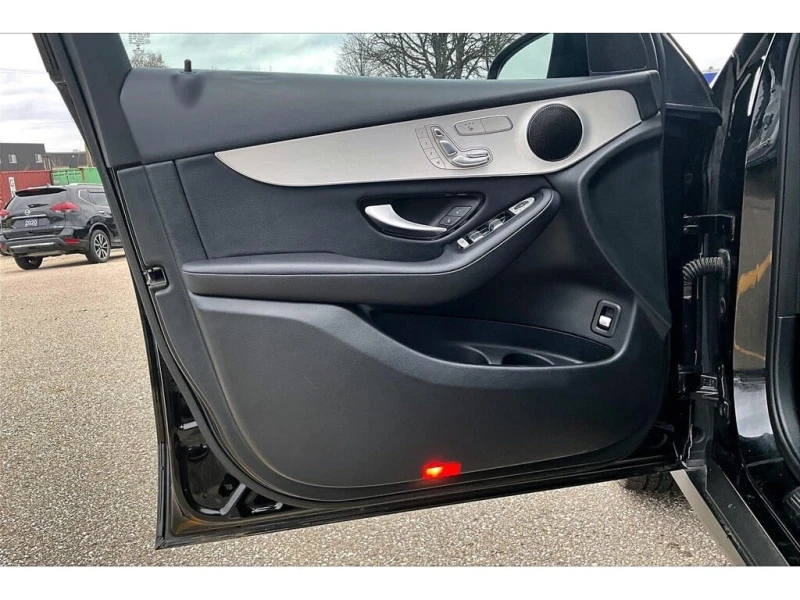 Mercedes-Benz GLC * 4MATIC * CARFAX * ЦЕНА ДО БГ, снимка 2 - Автомобили и джипове - 53010547