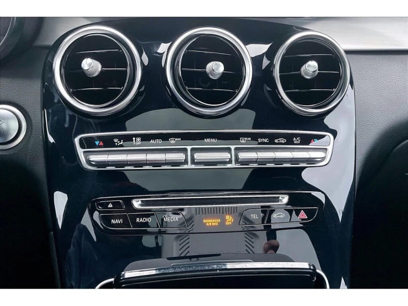 Mercedes-Benz GLC * 4MATIC * CARFAX * ЦЕНА ДО БГ, снимка 12 - Автомобили и джипове - 53010547