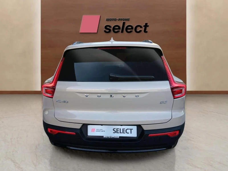 Volvo XC40 2.0, снимка 6 - Автомобили и джипове - 53267807