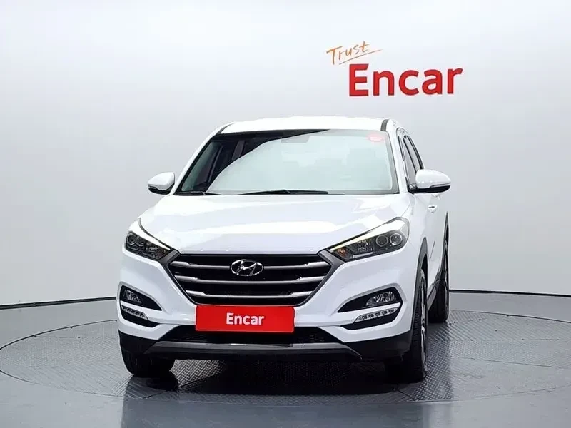 Hyundai Tucson * 2.0 CRDi 4WD* , снимка 12 - Автомобили и джипове - 55145930