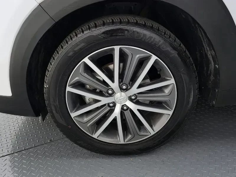 Hyundai Tucson * 2.0 CRDi 4WD* , снимка 13 - Автомобили и джипове - 55145930
