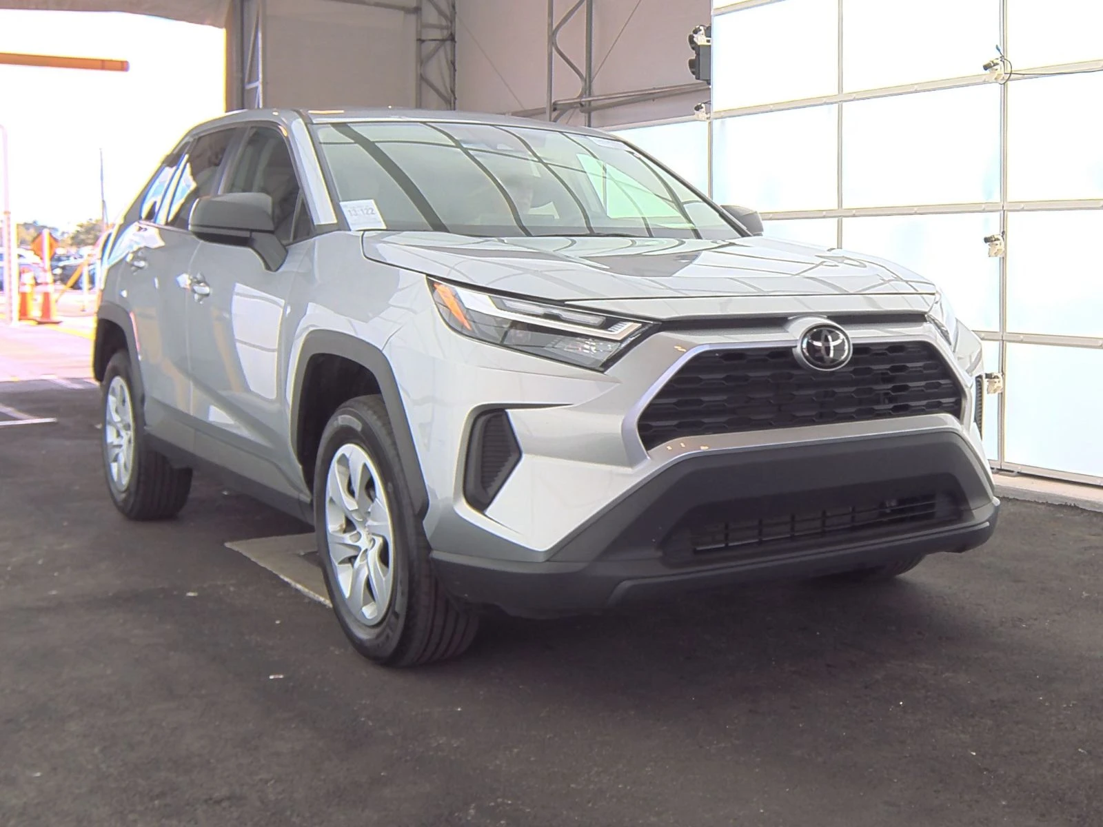 Toyota Rav4 2024* LE* DISTRONIK* LANE ASSIST* 34892 KM* НОВИ Г - изображение 3