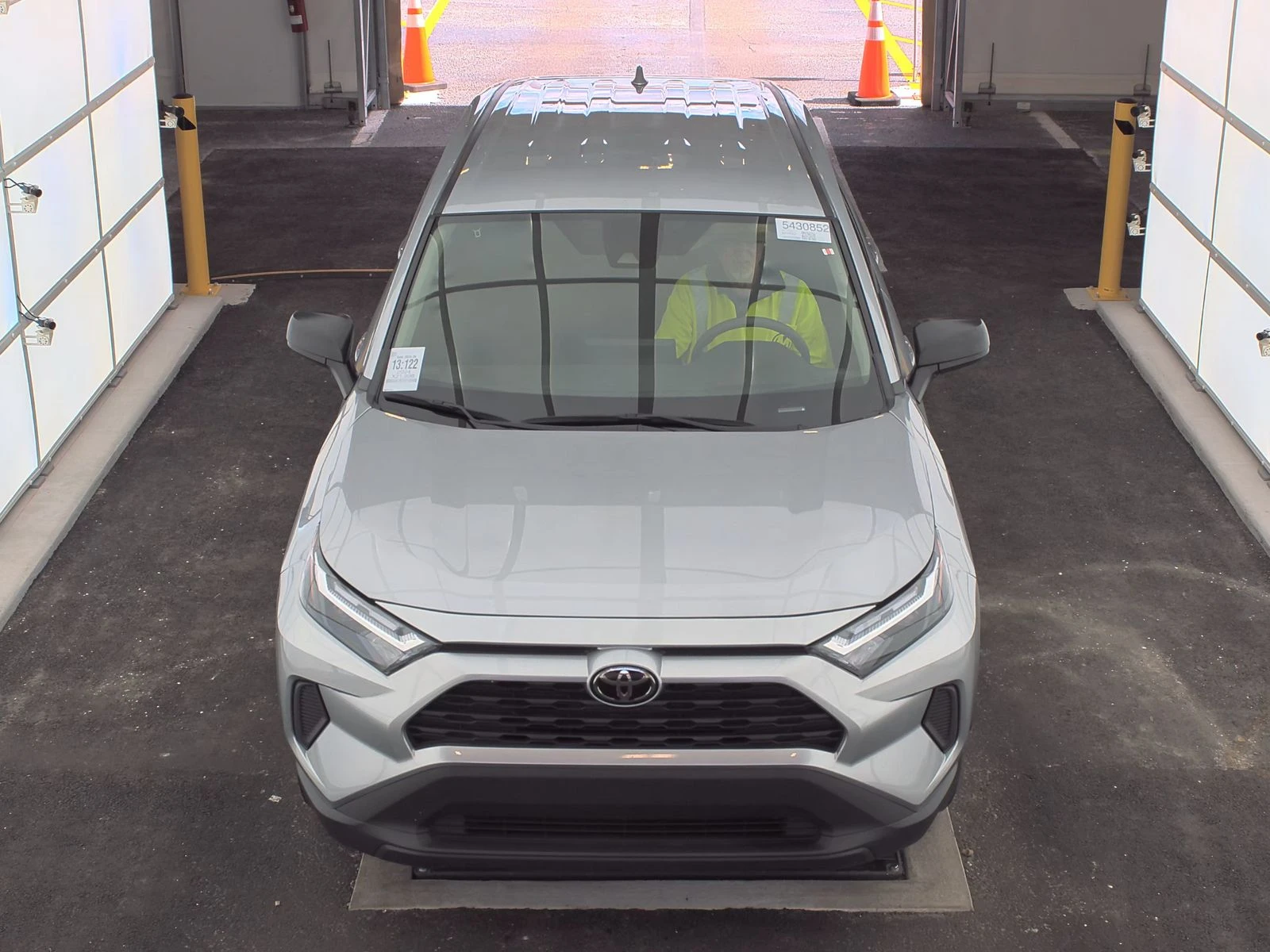 Toyota Rav4 2024* LE* DISTRONIK* LANE ASSIST* 34892 KM* НОВИ Г - изображение 2