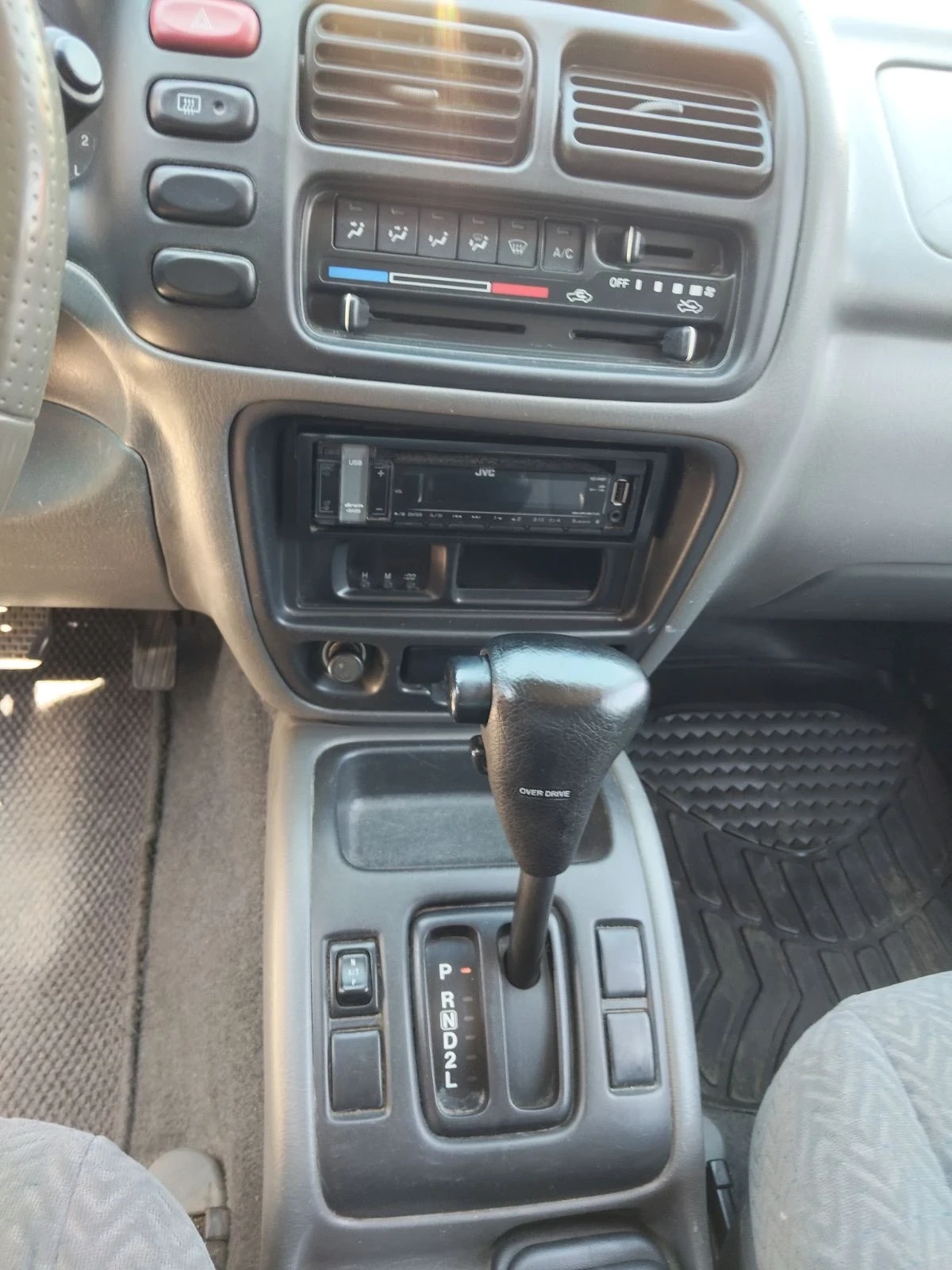 Suzuki Grand vitara 2.5 - изображение 9