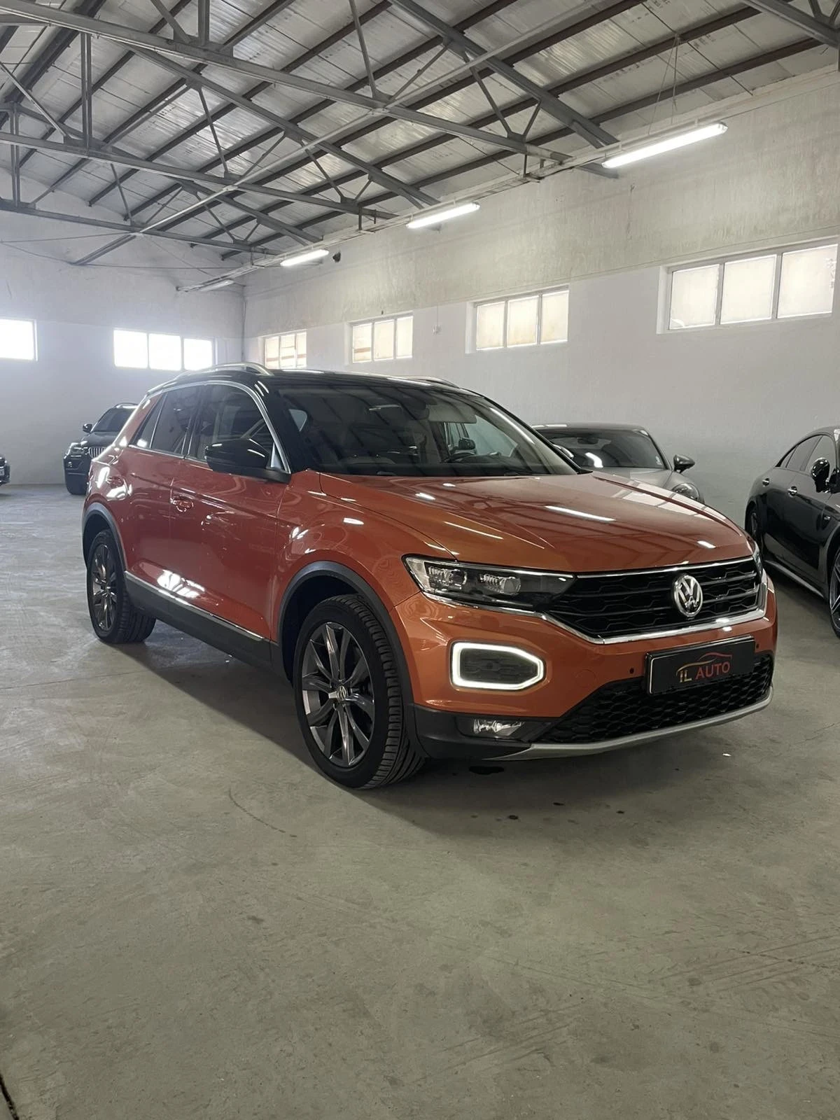 VW T-Roc 2.0tdi/4motion/distr/panor/led adap/digital/ОБСЛУЖ - изображение 2