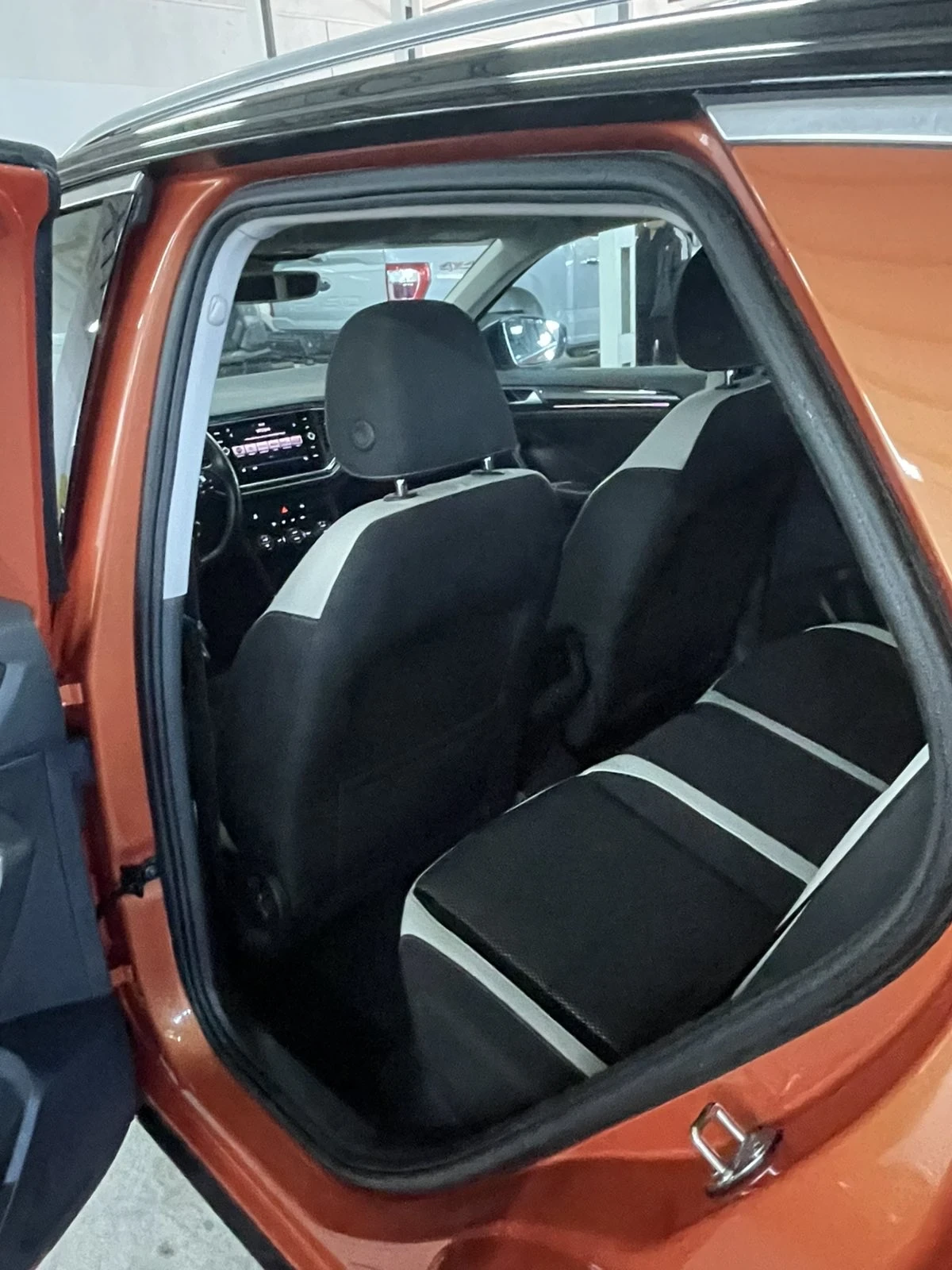 VW T-Roc 2.0tdi/4motion/distr/panor/led adap/digital/ | Mobile.bg   15