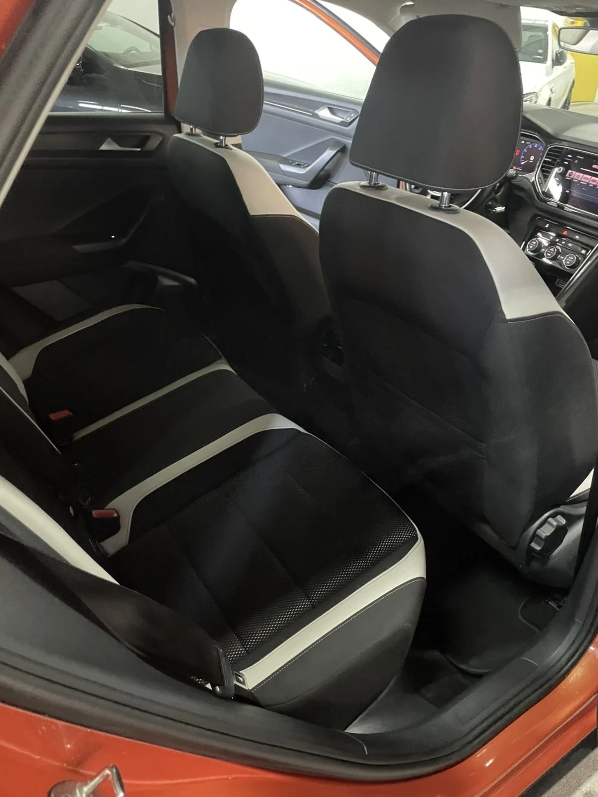 VW T-Roc 2.0tdi/4motion/distr/panor/led adap/digital/ | Mobile.bg   14