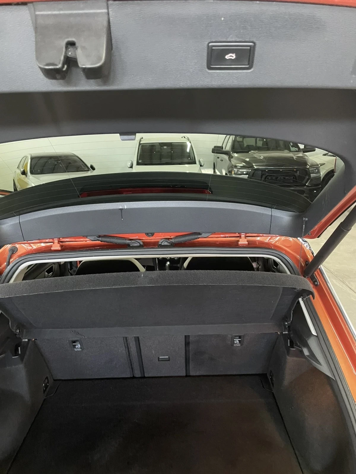 VW T-Roc 2.0tdi/4motion/distr/panor/led adap/digital/ | Mobile.bg   17